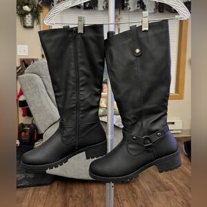 Olivia Miller Black Ankle Booties with Buckle. Dress shoe in excellent shape ll